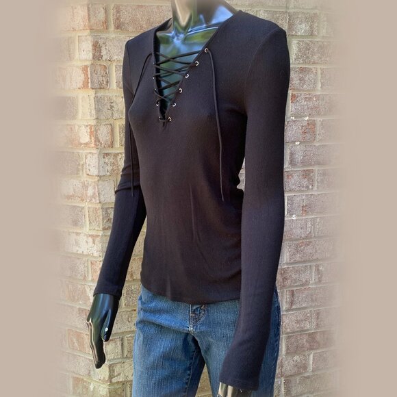 Express Ribbed Lace-Up V-Neck Long Sleeve Top - Picture 3 of 13